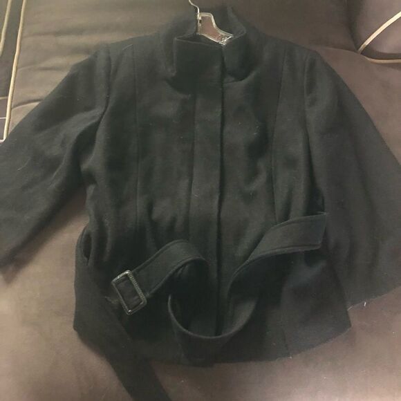 Beautiful black coat with large three-quarter sleeve - Picture 3 of 7